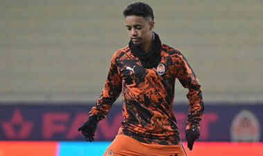 ВИДЕО. За что назначили пенальти? Как Шахтер выиграл 1-й тайм у Эпицентра