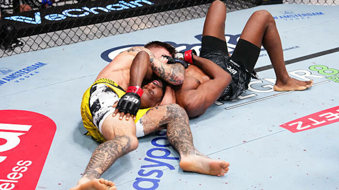Яскравий дебют Амосова. Результати і відео найкращих моментів UFC Лас-Вегас