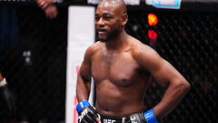 Манель Капе нокаутировал Ройвала в главном событии UFC в Лас-Вегасе