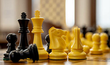 В FIDE приняли скандальное решение снять все санкции с рф и рб в шахматах