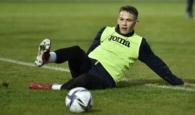 Известный украинский нападающий отказался возвращаться в Украину