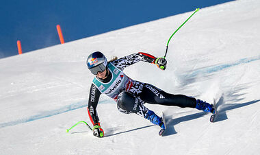 Горные лыжи. Шиффрин сошла с дистанции, Вонн рядом с подиумом