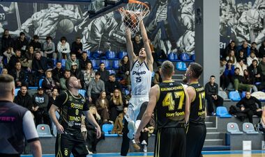 Дніпро розгромив Чайку-ВМСУ та вийшов у чвертьфінал Кубка України