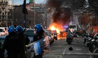 ВІДЕО. Бійка ультрас перетворила вилуці Генуї на хаос перед матчем Серії А