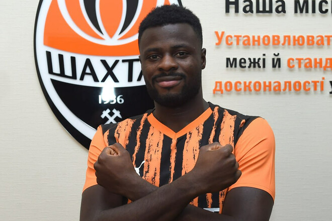 Експерт: «Оба? Ця історія чимось нагадує перехід в Шахтар Бланко-Лещука»