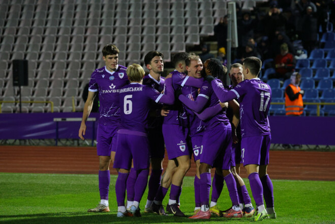 ЛНЗ – зимний чемпион, уверенные победы Динамо и Шахтера