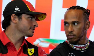 Екс-бос команди Ф1: «У Феррарі шкодують, що його замінили на Хемілтона»