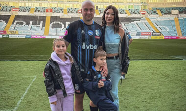 ФОТО. Ракицкие удивили фотосессией прямо на стадионе. Красота