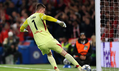 ВІДЕО. Трубін ледь самостійно не відправив м'яч у свої ворота в матчі ЛЧ