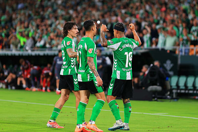 ВИДЕО. Бетис подарил незабываемый момент пожилым фанатам перед игрой