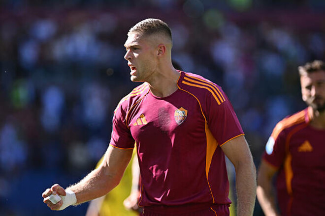 Ударный уик-энд для Украины. Как фаны реагируют на голы Довбика и Судакова