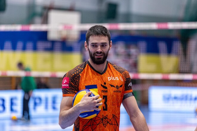 Два ексблокуючі Барком-Кажанів перейшли до чемпіонів Швеції