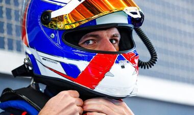 ВІДЕО. Ферстаппен протестував Мерседес після поразки у фіналі сезону Ф1