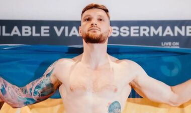 Український хевівейтер дав прогноз на бій Джошуа та Пола