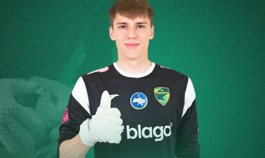 ОФИЦИАЛЬНО. Клуб Первой лиги Украины расторг контракт с юным голкипером