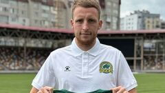 ОФИЦИАЛЬНО. Сын легенды Карпат покинул клуб Первой лиги Украины