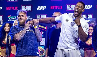 ВИДЕО. Разница в габаритах впечатляет. Джошуа и Пол провели дуэль взглядов