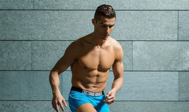 ФОТО. Криштиану Роналду рекламирует нижнее белье