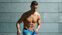 ФОТО. Кріштіану Роналду рекламує спідню білизну