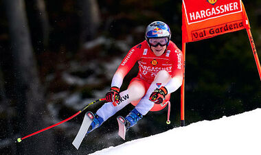 Горные лыжи. Украинец дебютировал на Кубке мира, 50-й триумф Одерматта