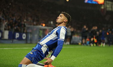 ВИДЕО. Спаслись на 90+15 мин. Спортинг и Порту вышли в 1/4 финала Кубка