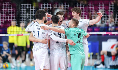 Проект Семенюка разгромил соперника и вернулся на первое место в топ-лиге