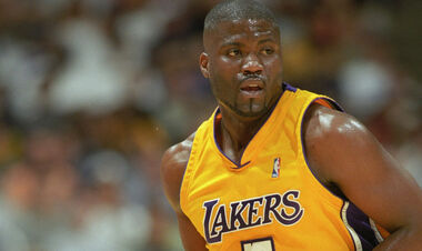 В чем причина? Чемпиона НБА из Лейкерс арестовали