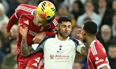 Гол Ісака, дві червоні, травми. Тоттенгем і Ліверпуль провели гарячий матч