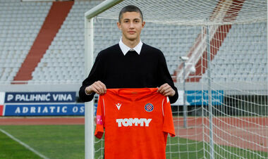 В ожидании переговоров. Металлист 1925 нацелен на вратаря известного клуба