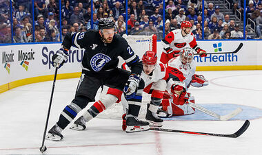 НХЛ. 6 шайб Тампы, поражения Флориды, Эдмонтона и Вегаса