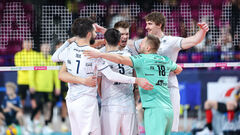 Проект Семенюка разгромил соперника и вернулся на первое место в топ-лиге