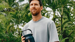 ФОТО. Не бутсы и не мяч: Месси стал лицом культового lifestyle-бренда