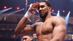 ФОТО. Вот что сделал Усик после того, как Джошуа отправил Пола в больницу