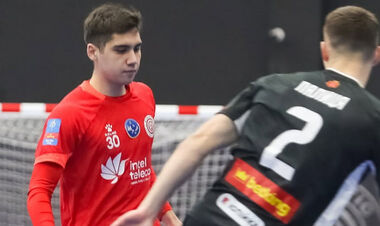 Атлетік у матчі на сім голів обіграв Тайр Експерт