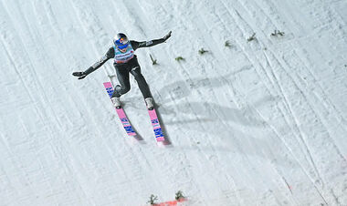 Прыжки с трамплина. Рекорда не будет: Кобаяси остановил Превца на КМ