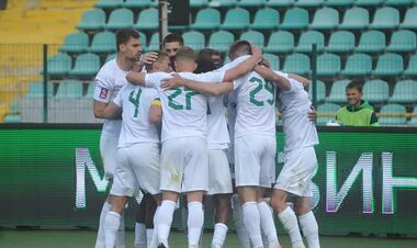 Именитый украинский клуб взял на сборы шесть игроков другой команды