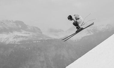 Сломанный позвоночник и минус два зуба. Горнолыжник попал в больницу
