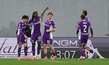 Удаление, дубль и 6 голов. Фиорентина наконец-то победила в Серии А