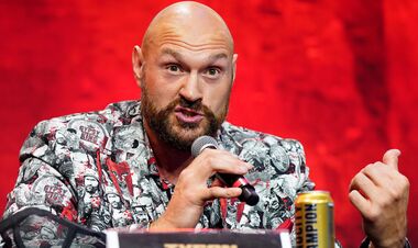 Фьюри сенсационно отказался от Великобритании. Он уехал вместе с семьей