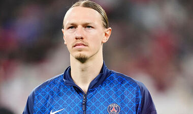 ПСЖ може позбутися Сафонова після перелому. Відомо, куди перейде воротар