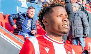 ЛНЗ опередил клубы АПЛ в борьбе за нигерийского полузащитника