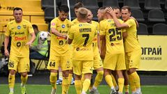 Буковина: переговоры с полузащитником Оболони, расставание с двумя игроками