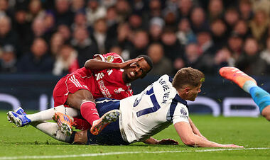 Ливерпуль раскрыл официальный диагноз Исака. Сыграет против Украины?