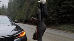 ФОТО. Жена футболиста УПЛ подсветила идеальную задницу в Карпатах