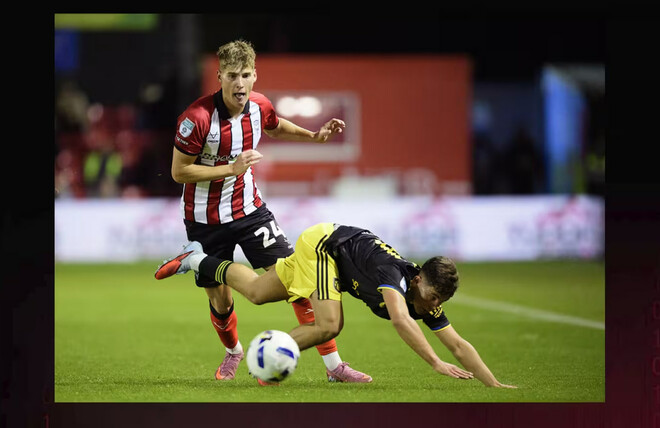 ВИДЕО. Украинец Варфоломеев отметился ассистом в матче с Ман Юнайтед U-21