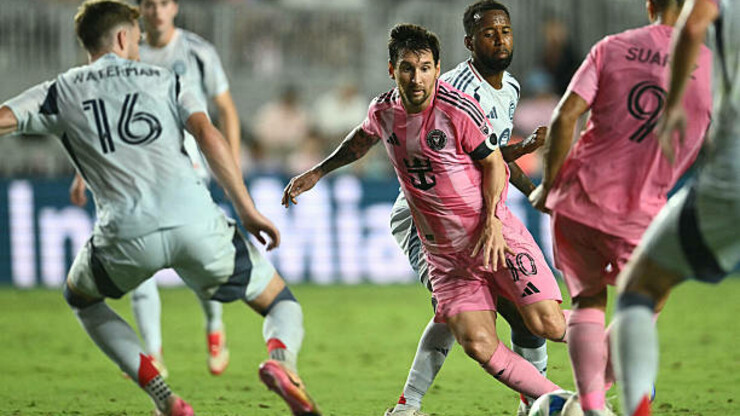 Дубль Суареса не спас. Интер Майами с Месси пропустил пять от Чикаго