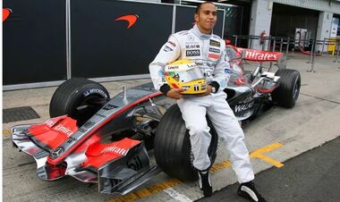 Льюис Хэмилтон был в шаге от подписания контракта с аутсайдером Ф1