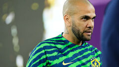 Легенда Барселоны возобновил карьеру в 42 года. Известно, где будет играть