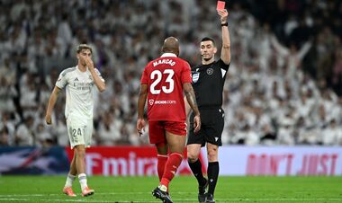 Игрок Севильи дисквалифицирован на длительный срок за оскорбление арбитра