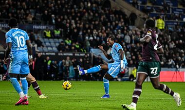 Клуб Чемпионшипа шокировал Вест Хэм ценой на нападающего